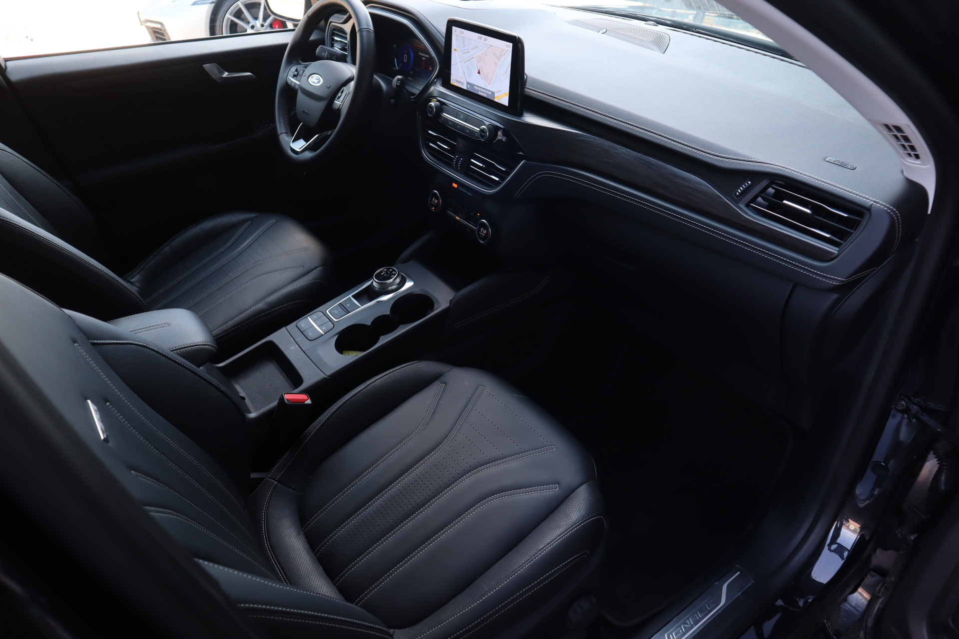 46454991-4.jpg