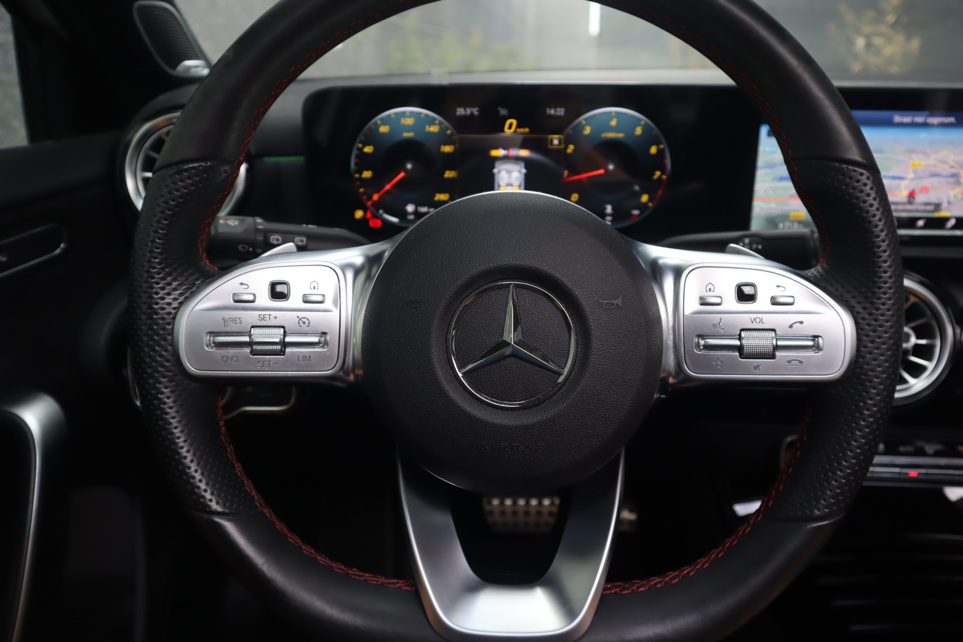 47251618-12.jpg