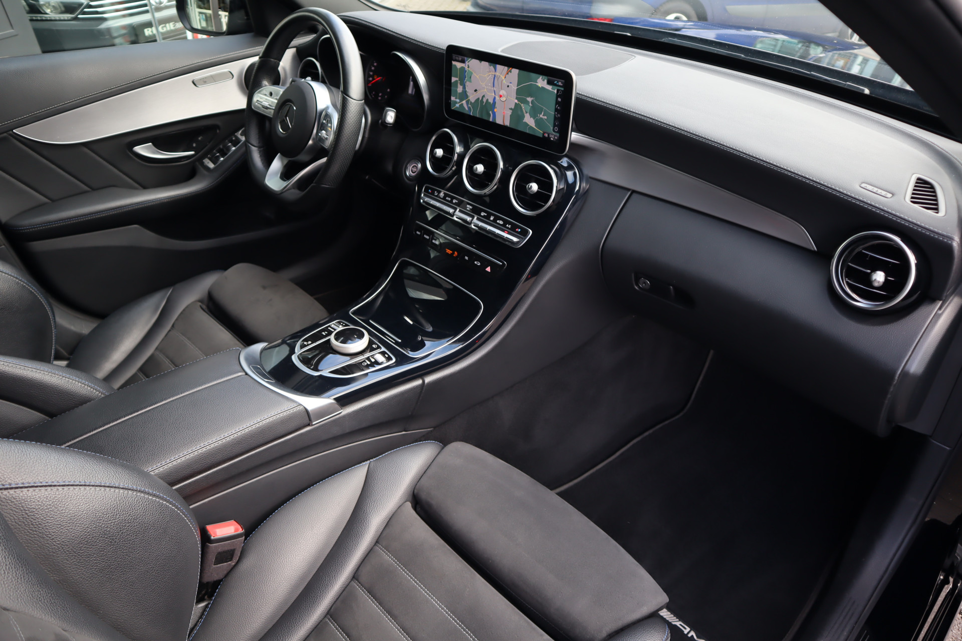 47984160-4.jpg