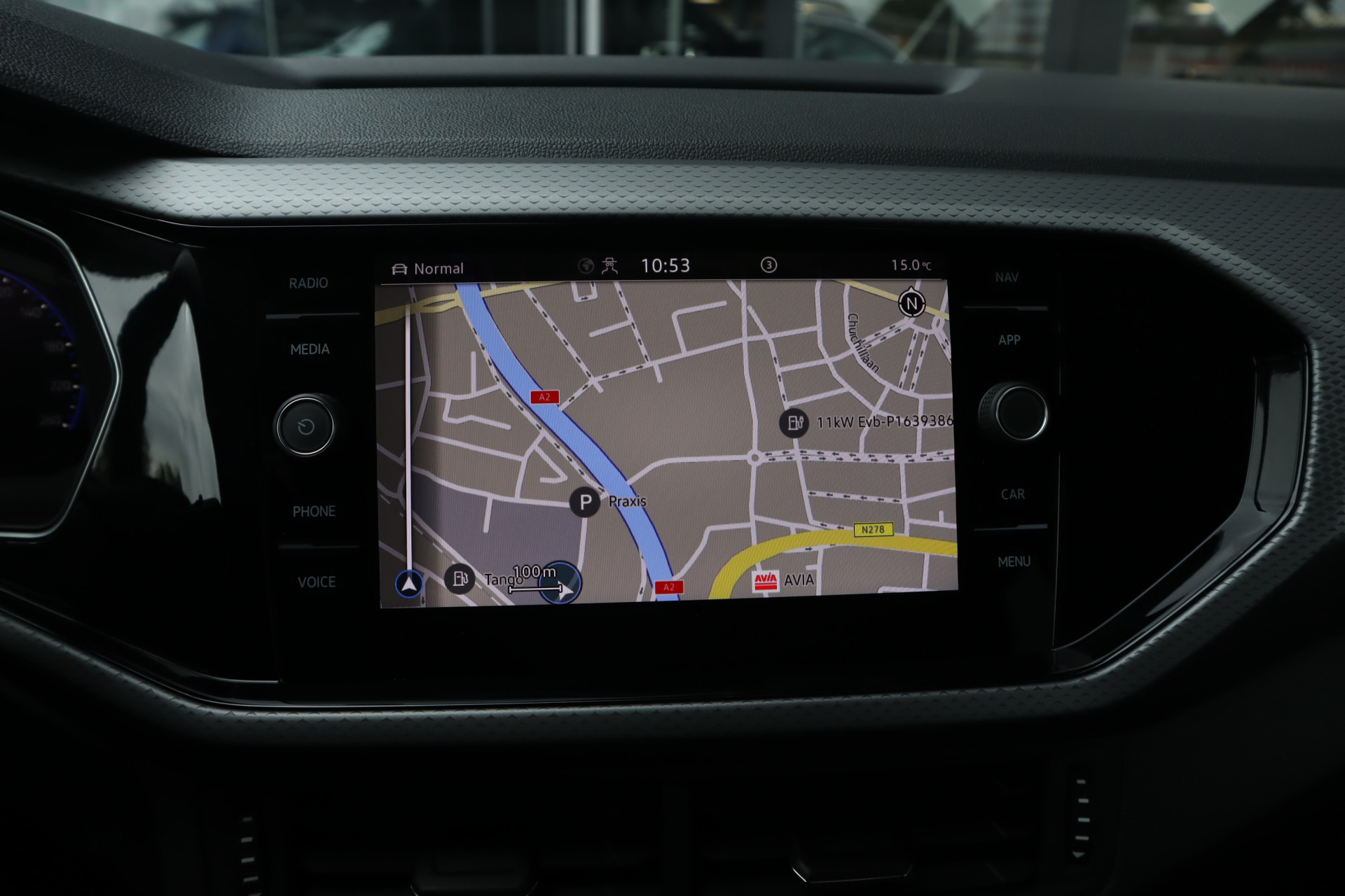 48076956-9.jpg