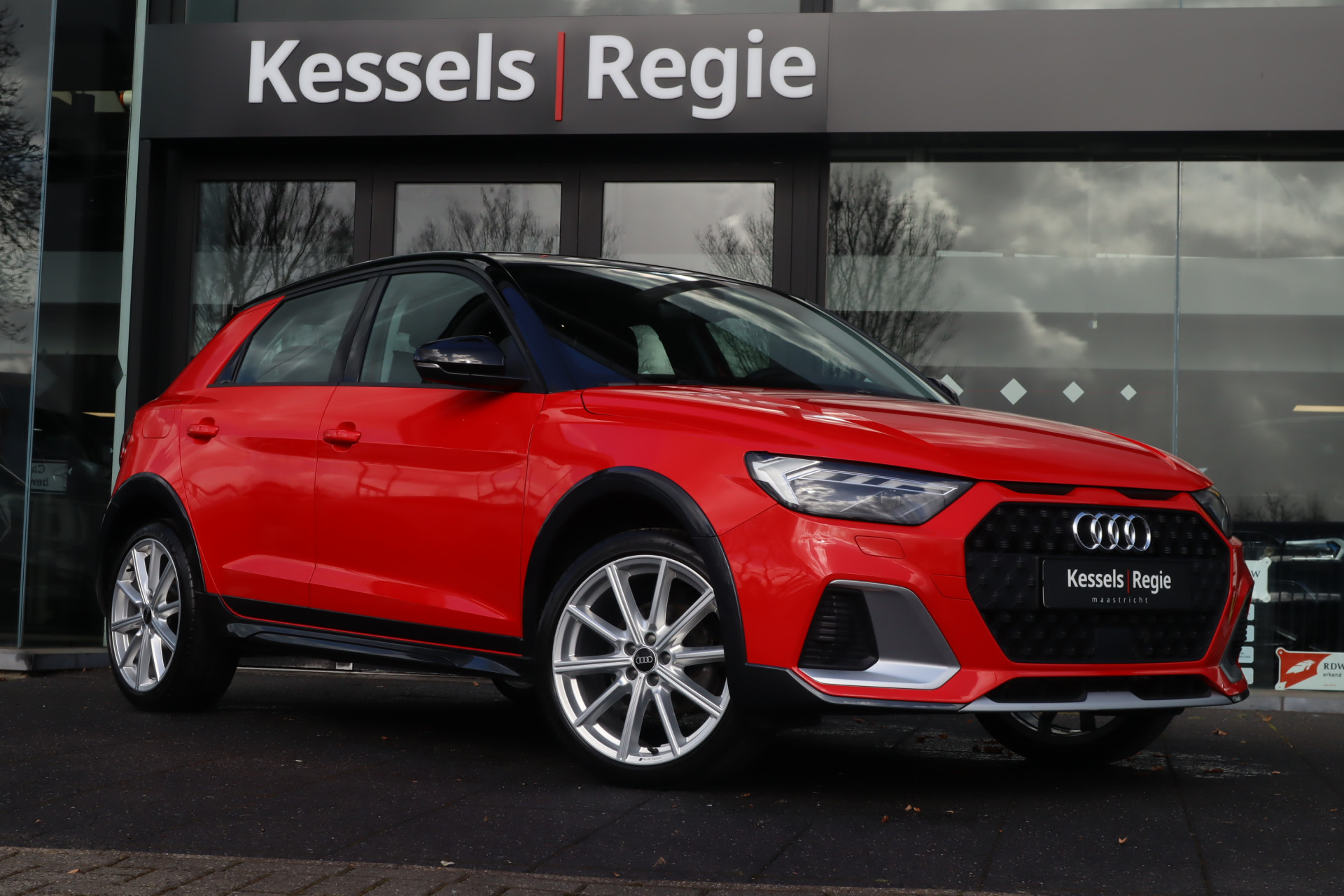 52470738