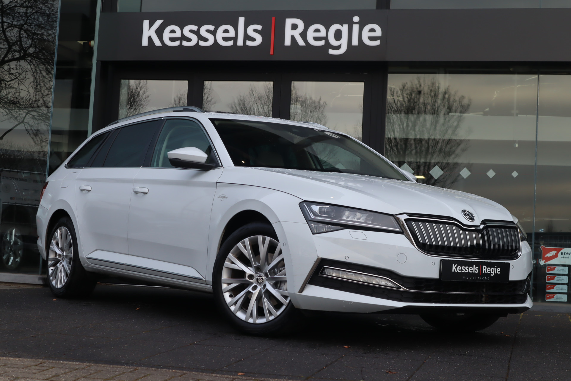 52561814