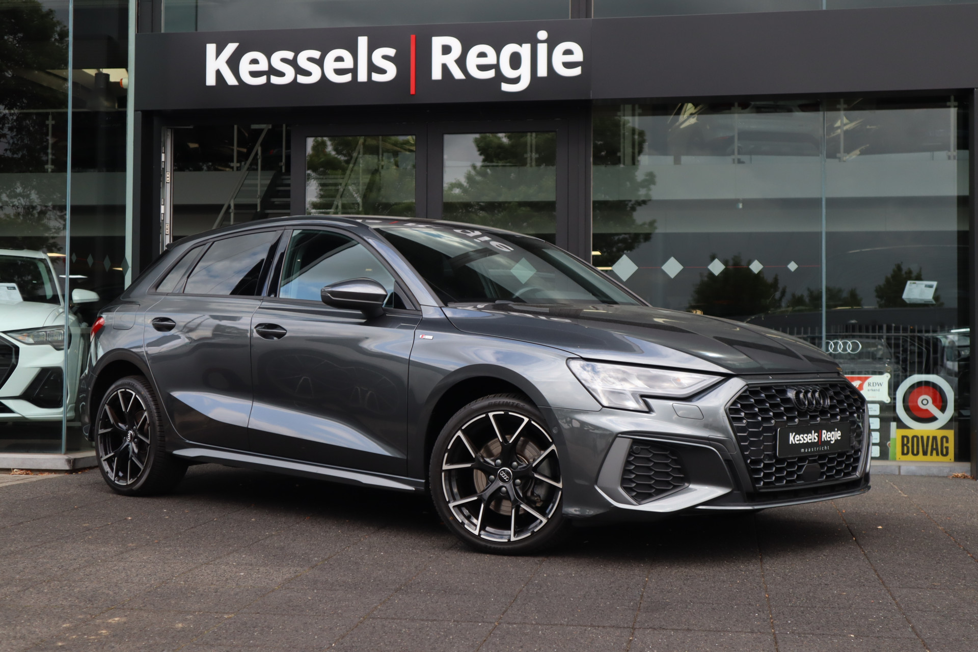 52585137