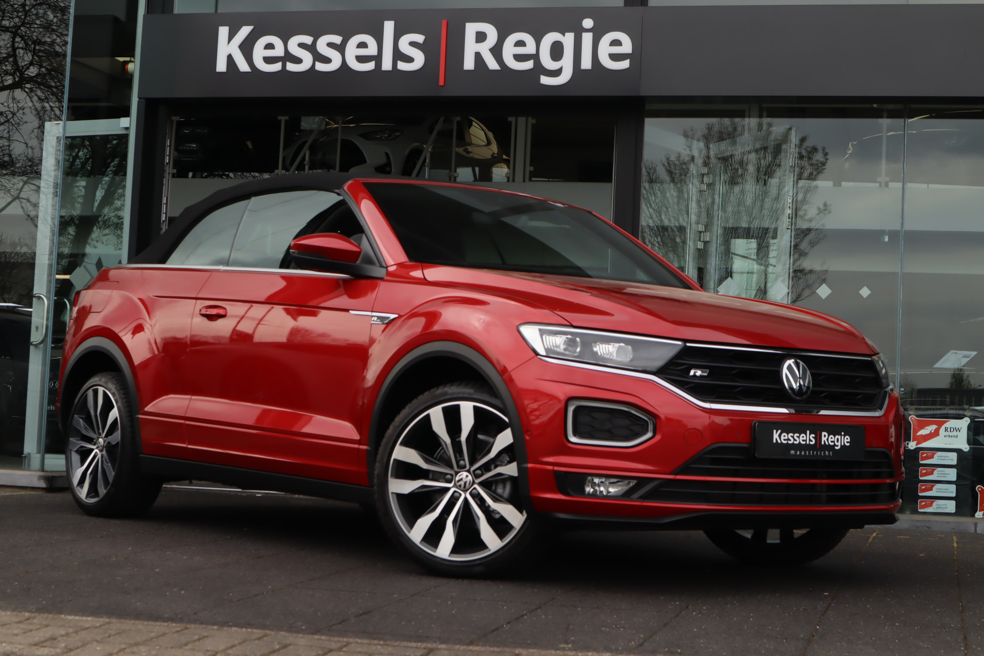 52748554