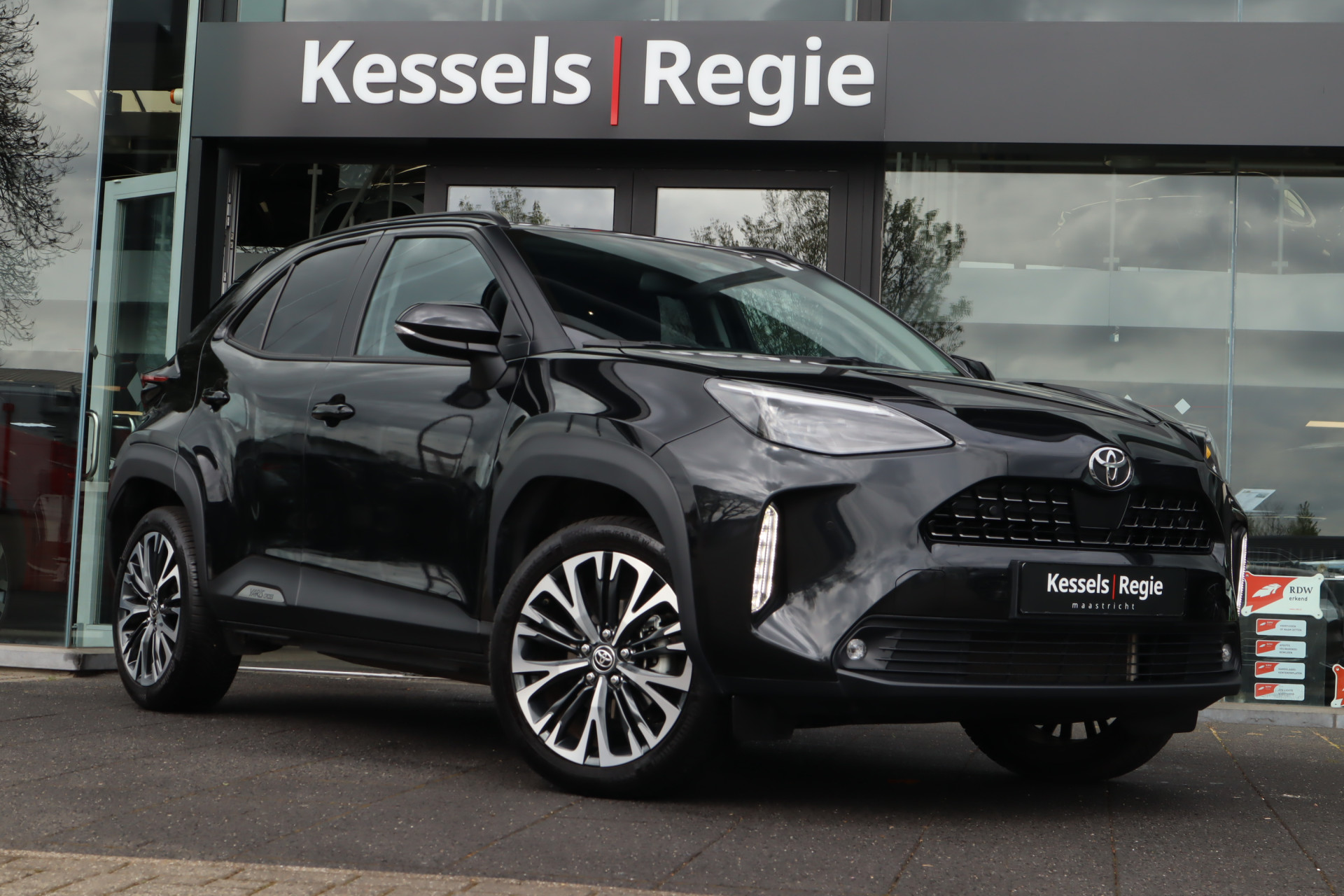 52845929