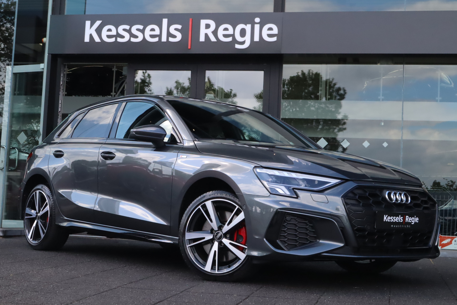 53290186